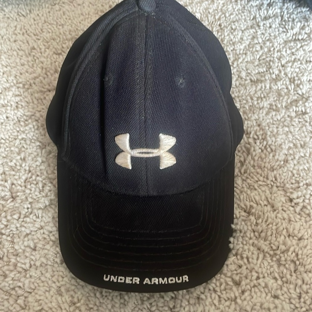 3/$15 💥 Under armour fitted hat large baseball cap